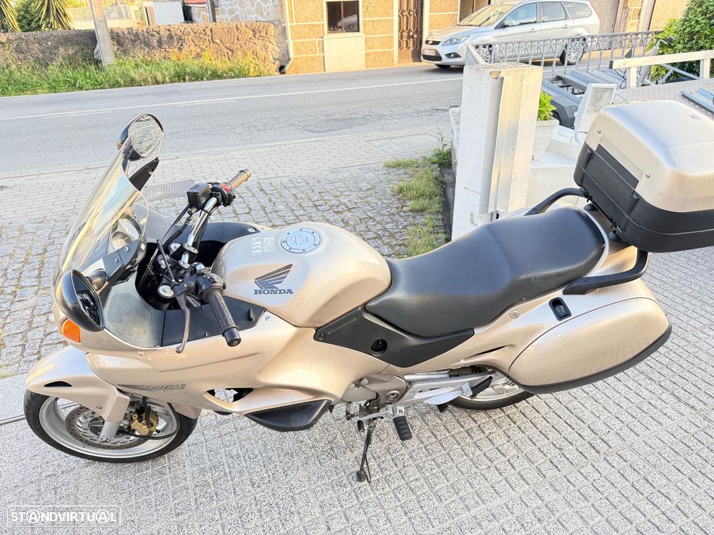 Honda Deauville NT 650 - 3