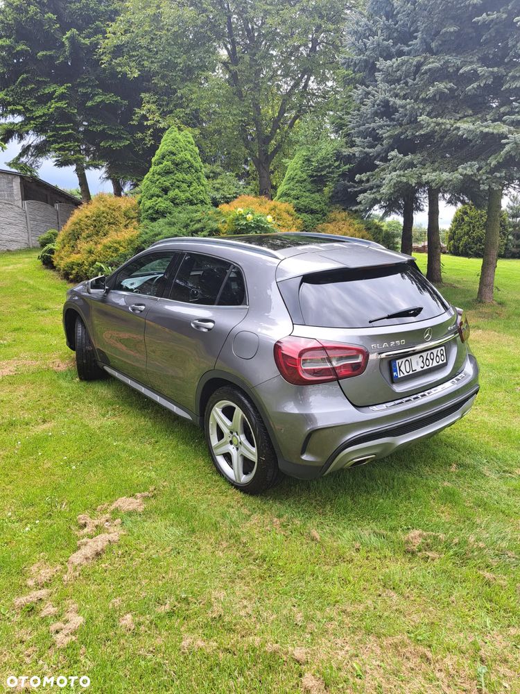 Mercedes-Benz GLA 250 4Matic 7G-DCT AMG Line - 12