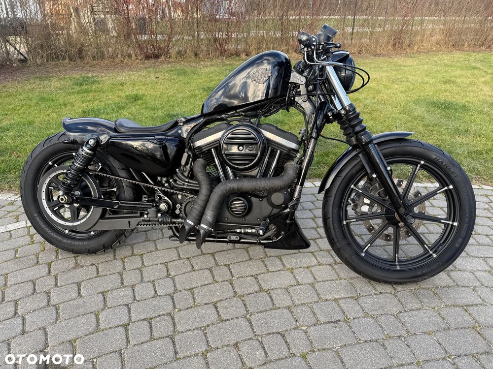 Harley-Davidson Sportster Iron 883 - 2