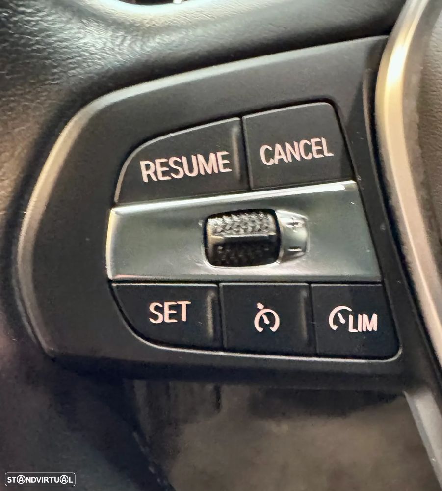 BMW 320 e Touring Corporate Edition Auto - 17