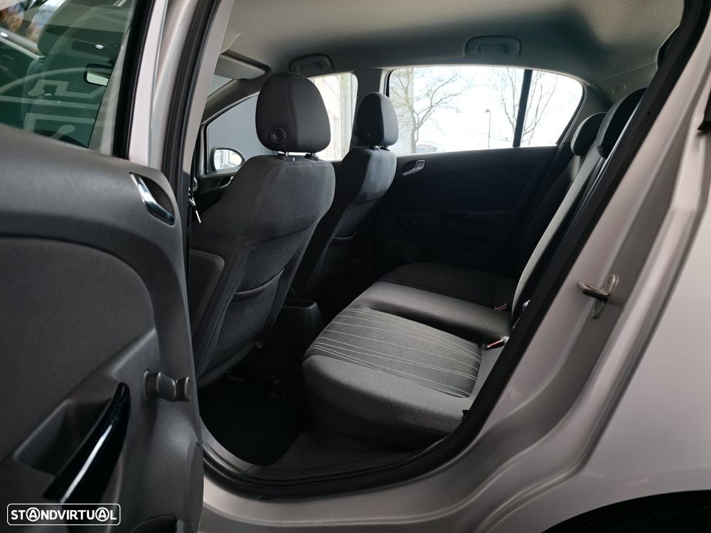 Opel Corsa 1.2 Cosmo - 24