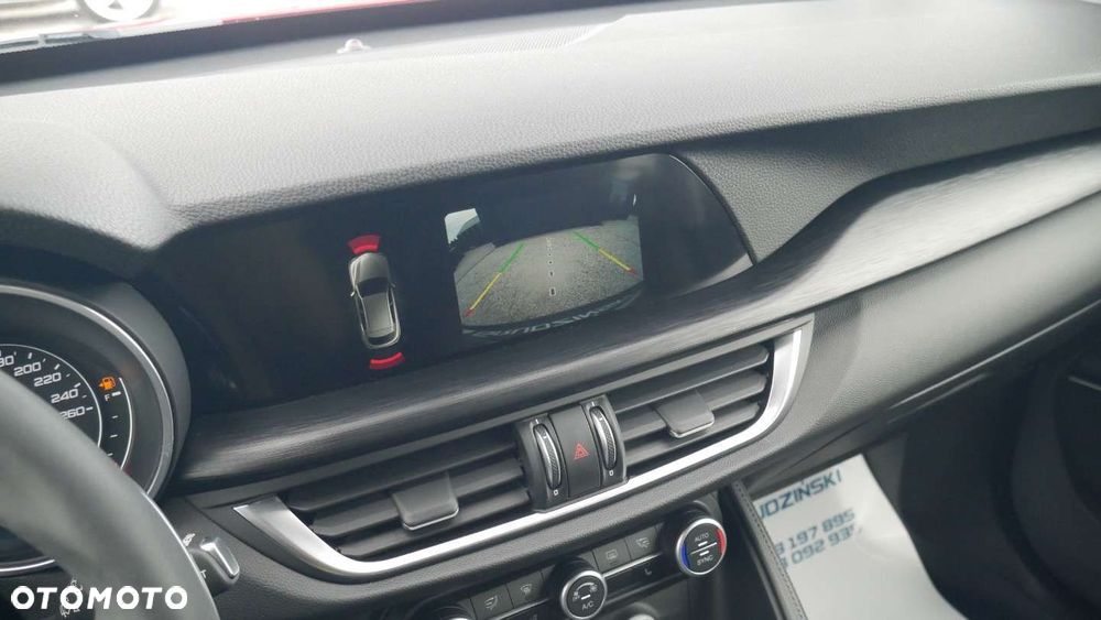 Alfa Romeo Stelvio - 22