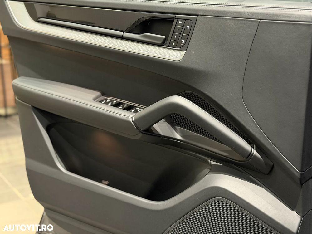 Porsche Cayenne Standard - 24