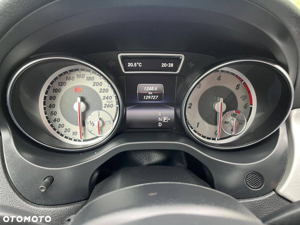 Mercedes-Benz GLA 220 CDI 4Matic 7G-DCT AMG Line - 14