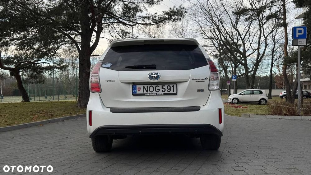 Toyota Prius+ (Hybrid) Executive - 8