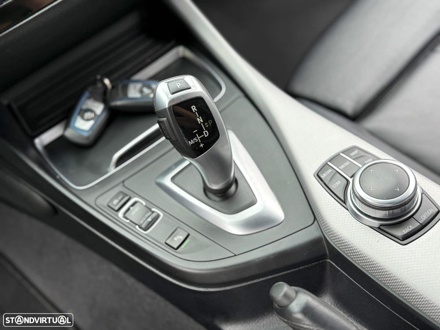 BMW 116 d Pack Desportivo M Auto - 7