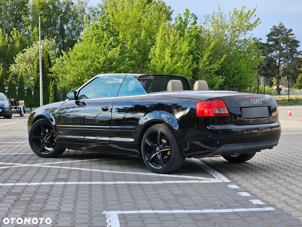 Audi A4 Cabrio 2.5 TDI - 14