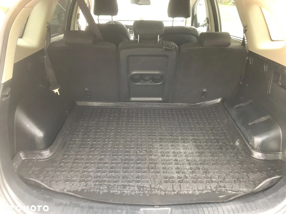 Kia Carens 1.7 CRDi L DCT - 10