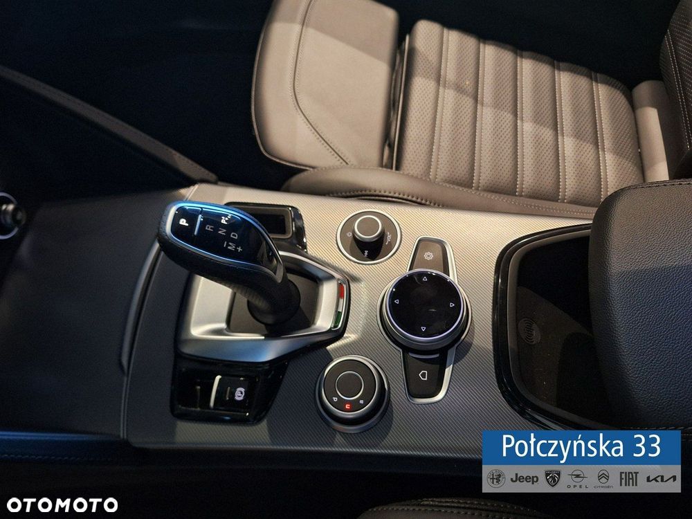 Alfa Romeo Stelvio - 9