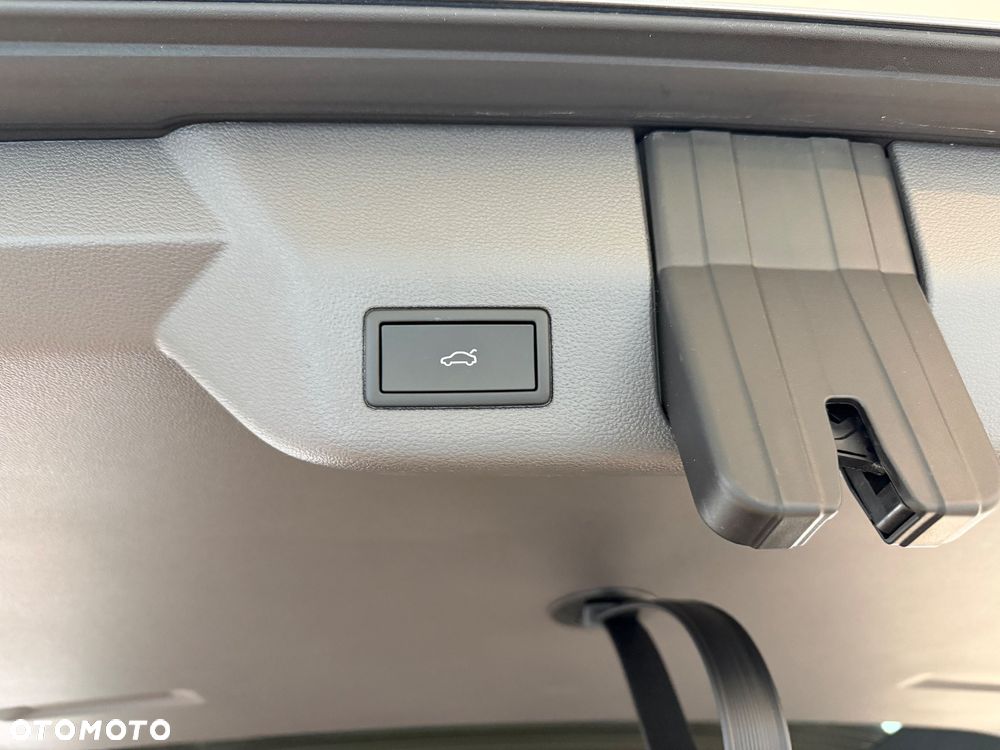 Volkswagen Multivan - 10