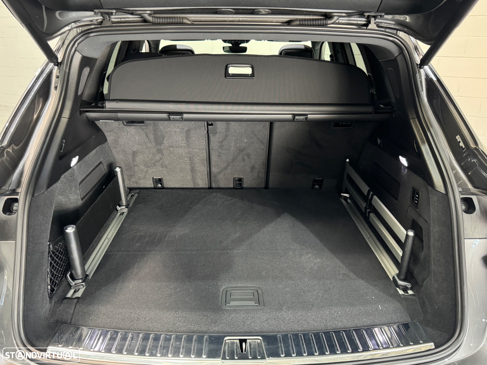 Porsche Cayenne - 55