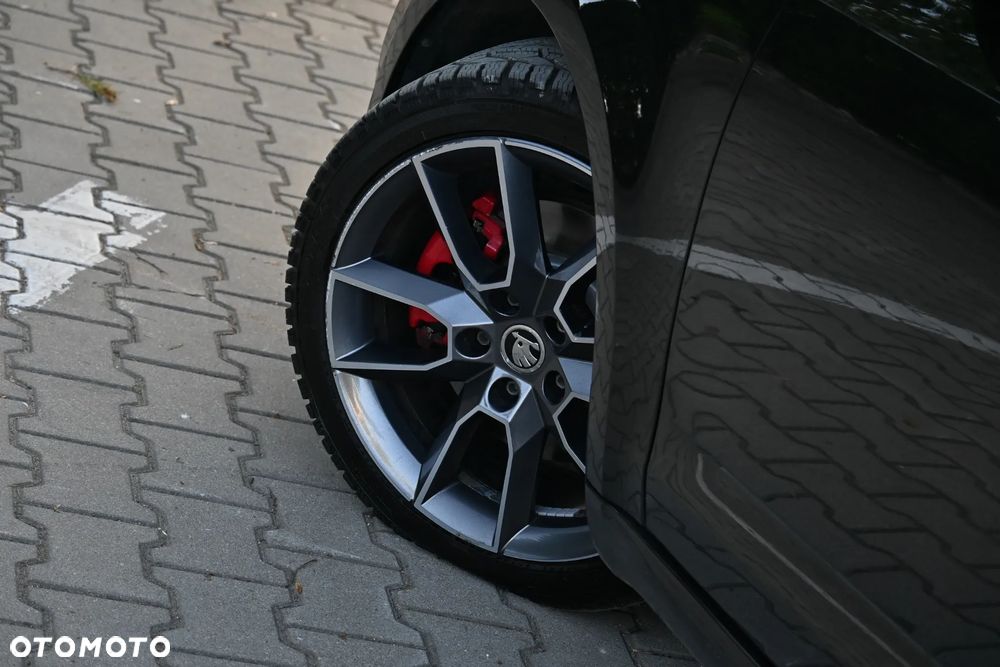 Skoda Octavia 2.0 TDI DSG RS - 19