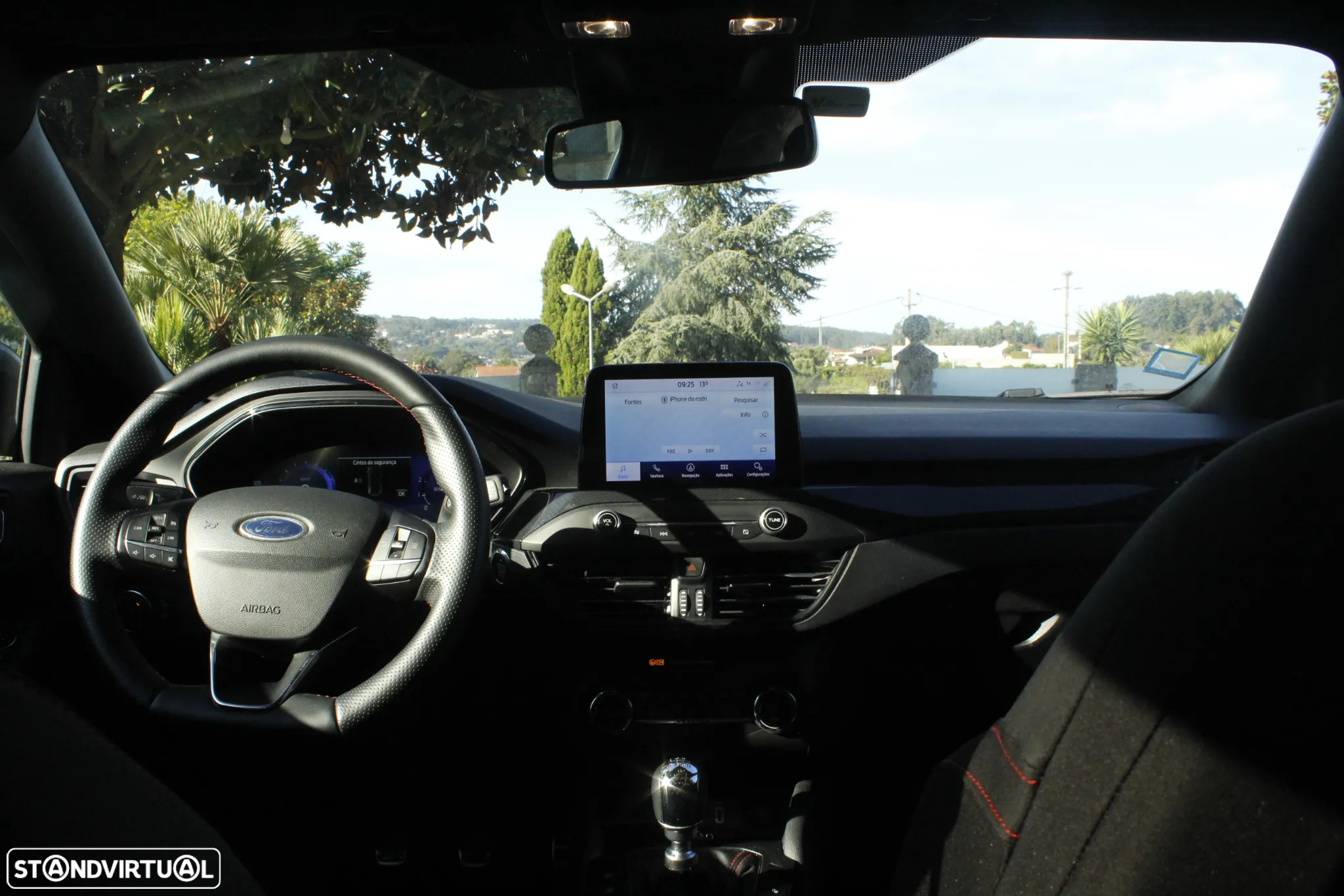 Ford Focus 1.0 EcoBoost MHEV ST-Line - 37