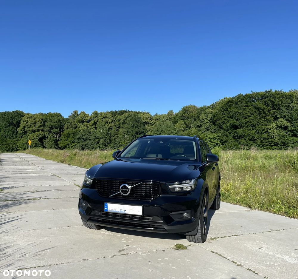 Volvo XC 40 T3 Momentum Pro - 1