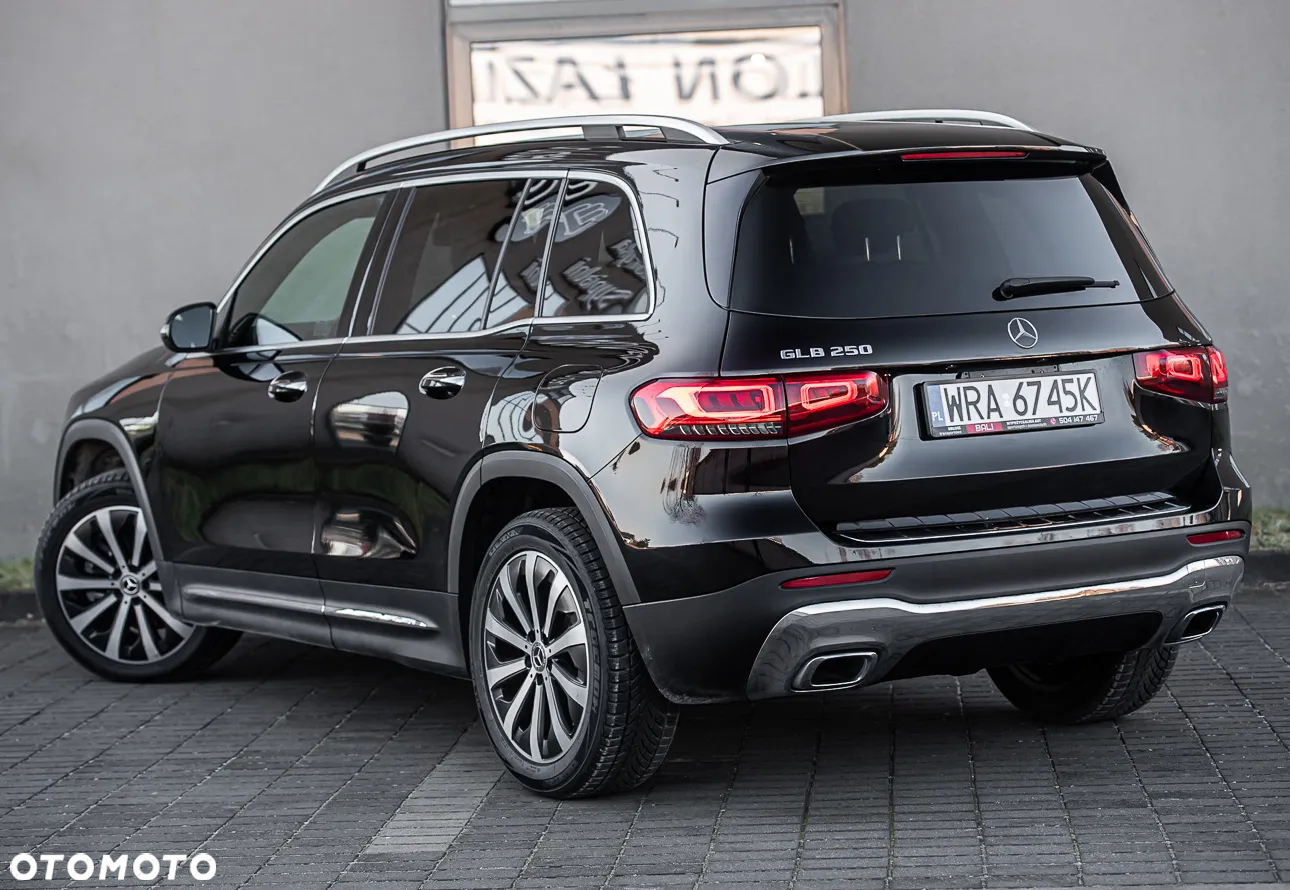 Mercedes-Benz GLB 250 4-Matic 8G-DCT - 9