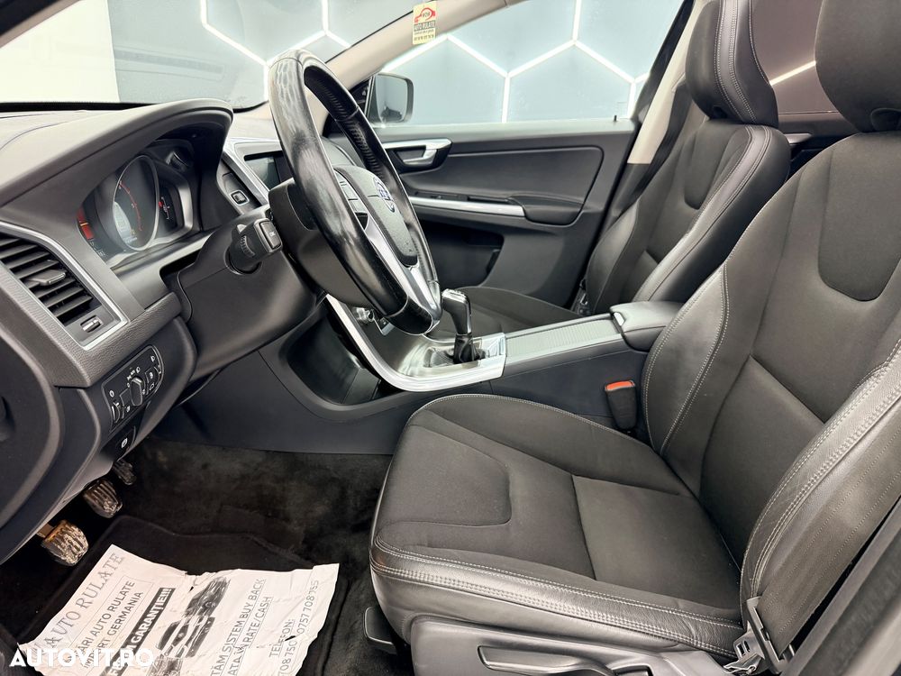 Volvo XC 60 D4 Momentum - 12