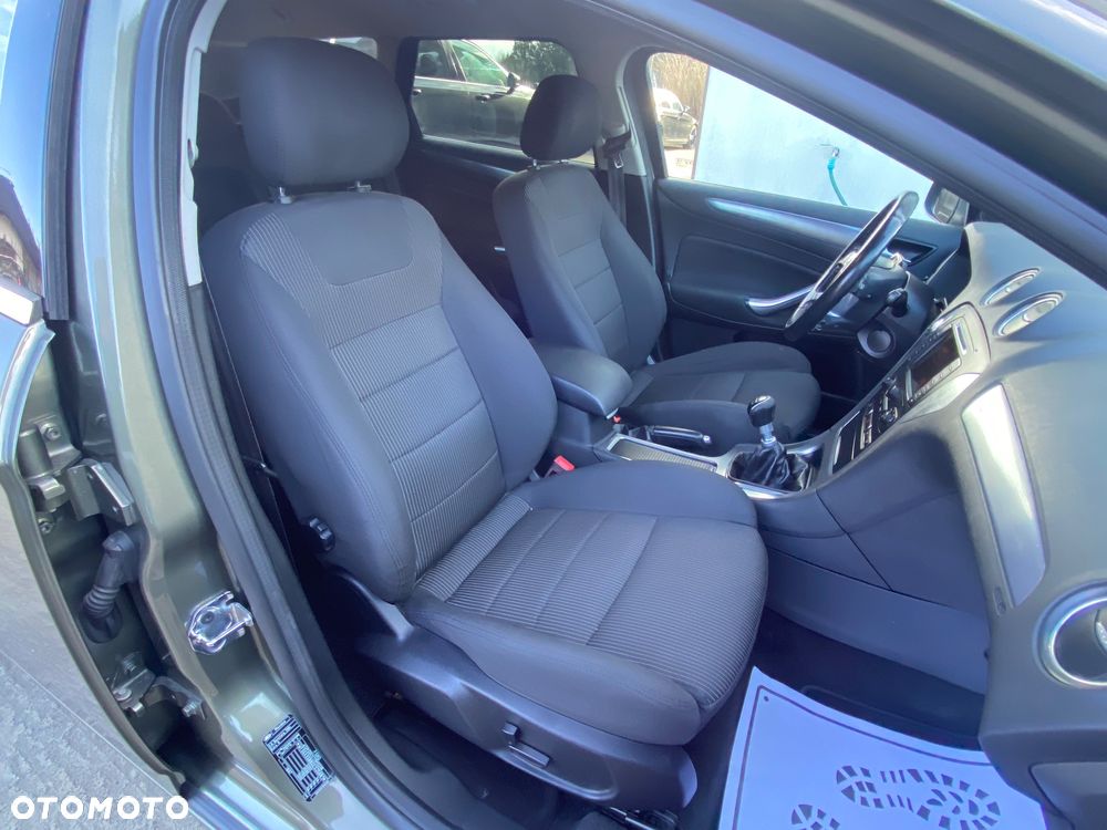 Ford Mondeo 2.0 TDCi Titanium - 36