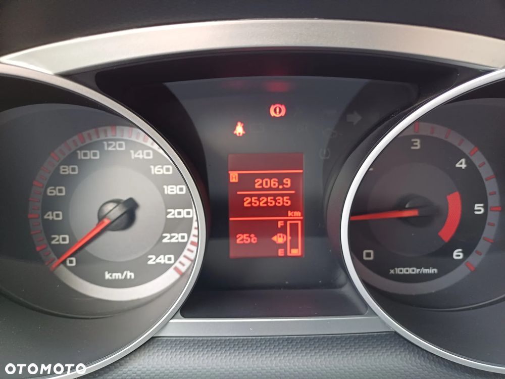 Mitsubishi Outlander 2.0 DID Intense + - 9