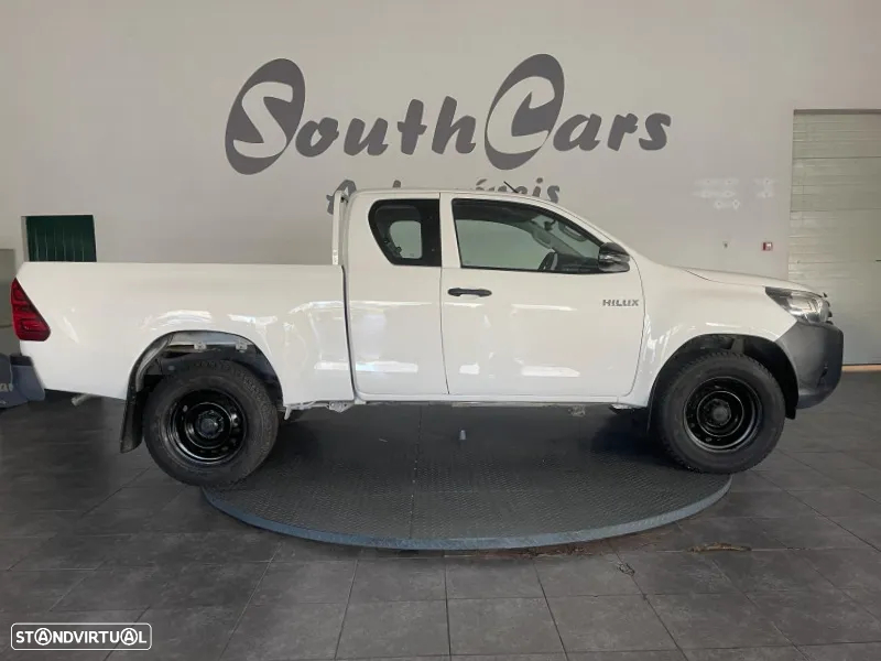 Toyota Hilux 2.4 D-4D 2WD CD - 2