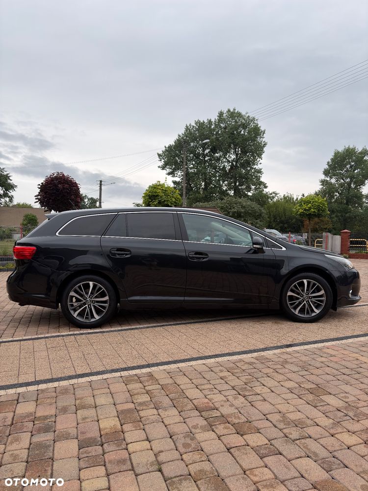 Toyota Avensis 2.0 D-4D Premium - 4