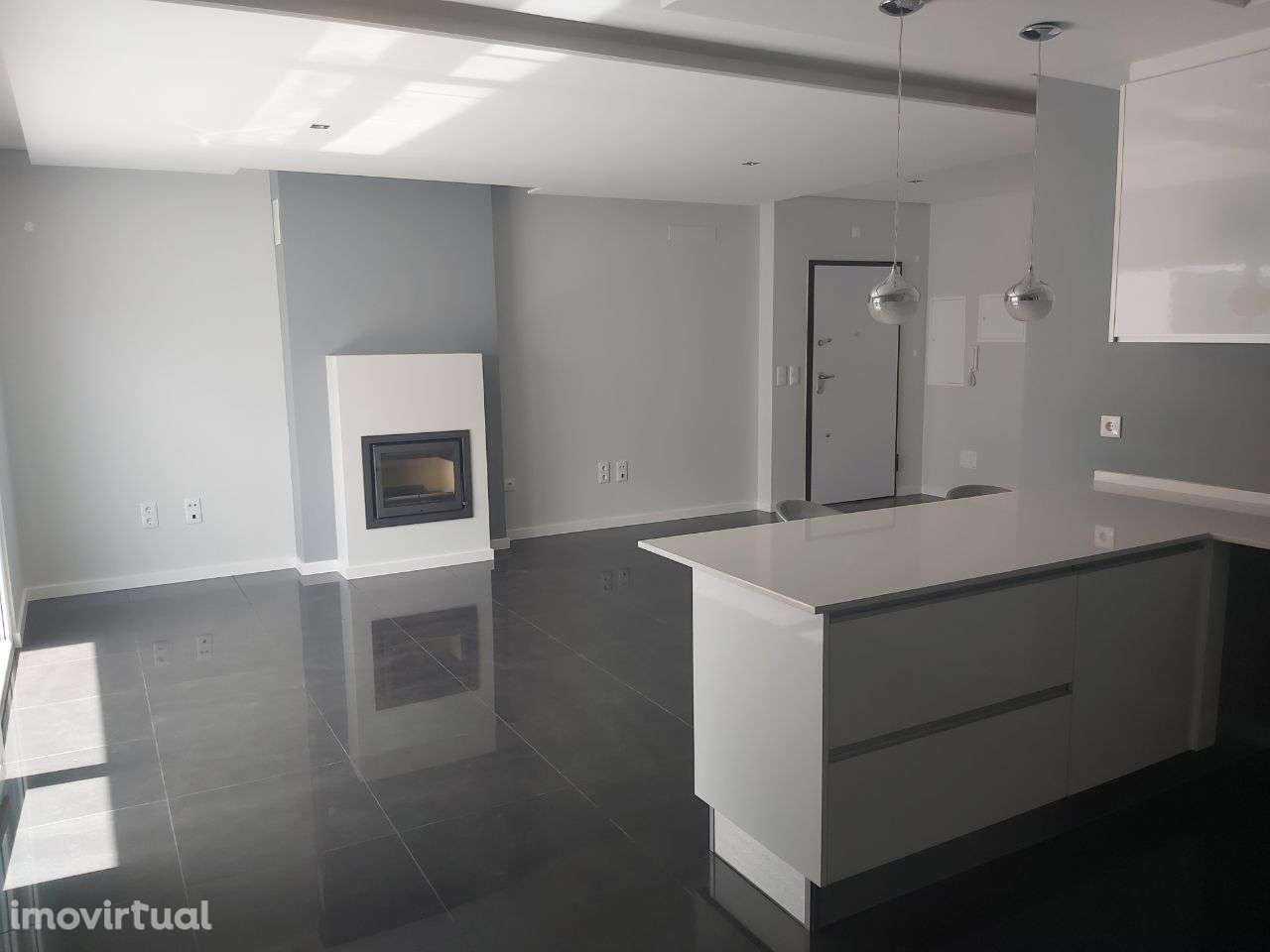 Moradia Isolada Térrea com 4 Ass. Piscina - Grande imagem: 2/21