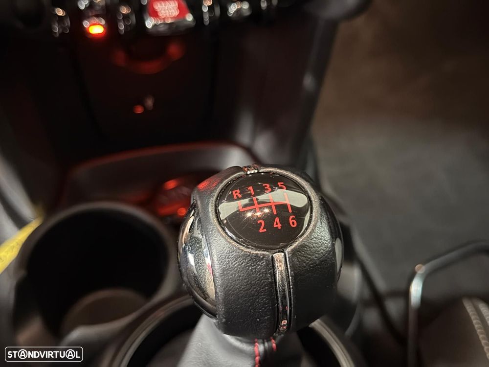 MINI 5 Portas Cooper D - 12