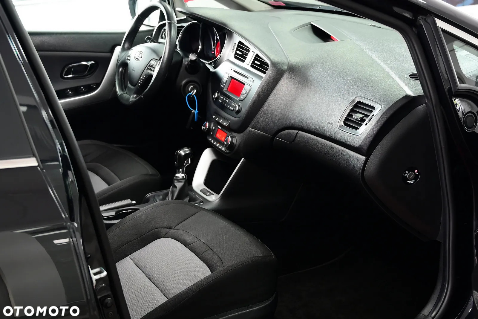 Kia Ceed - 10