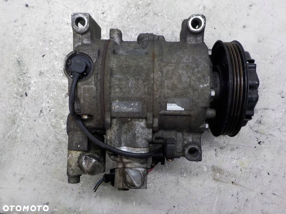 AUDI A4 B6 SPRĘŻARKA POMPA KLIMATYZACJI 8E0260805C - 1