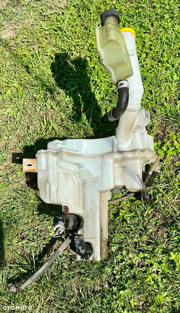 Mazda 2 DY DE DJ 3 BK BL BPBM 5 CR CW 6 gg Gy GH GJ GL cx-3 cx-30 cx-5 cx-7  zbiornik spryskiwaczy spryskiwacz zwykły xenon czujnik pompka zatyczka wężyki wszystkie Czesci - 12