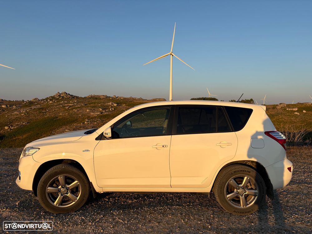 Toyota RAV4 2.2 D-4D 4x4 Executive - 3