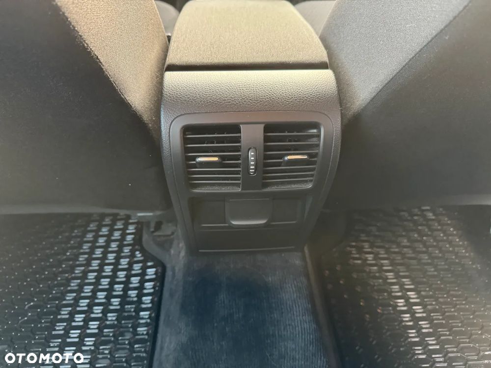 Volkswagen Passat 1.4 TSI Trendline - 40