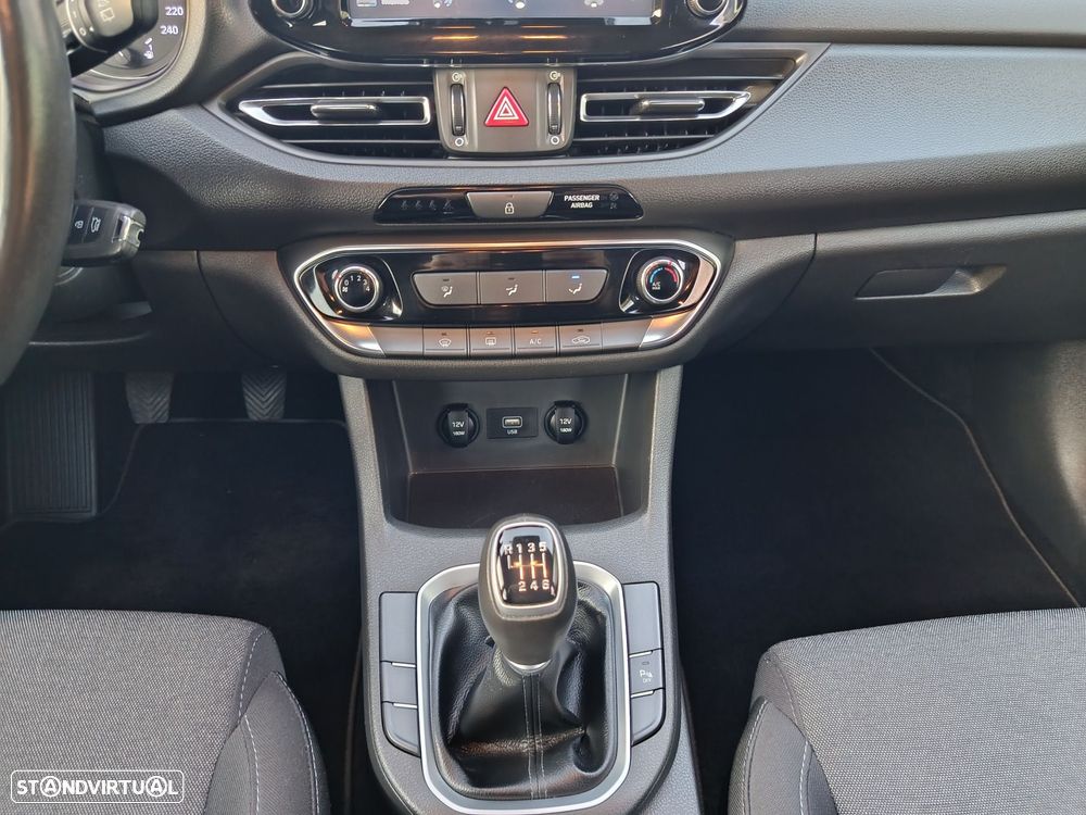 Hyundai i30 1.6 CRDI STyle Plus - 17