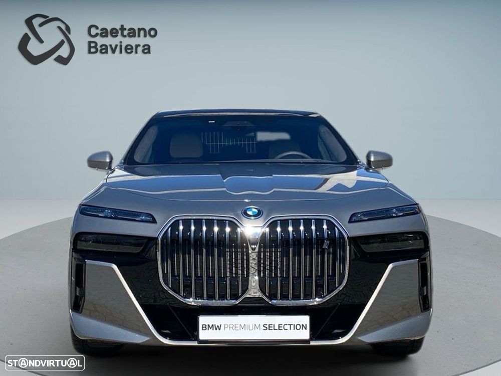 BMW i7 xDrive60 Pack Desportivo M — fotografia 29