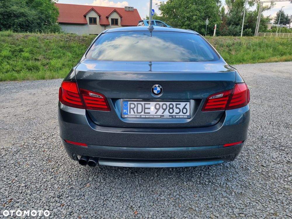 BMW Seria 5 528i Sport-Aut Luxury Line - 7