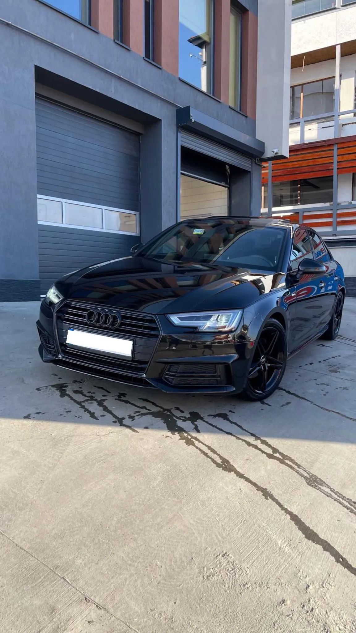 Audi A4 2.0 TDI S tronic - 1