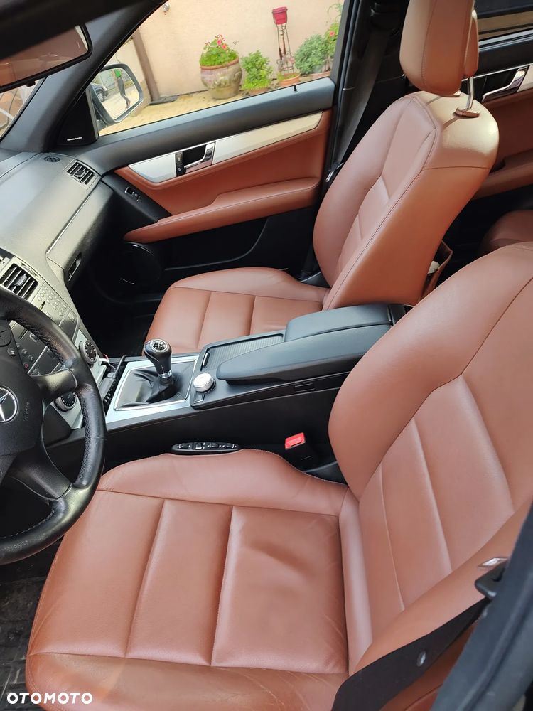 Mercedes-Benz Klasa C 230 T Avantgarde - 10