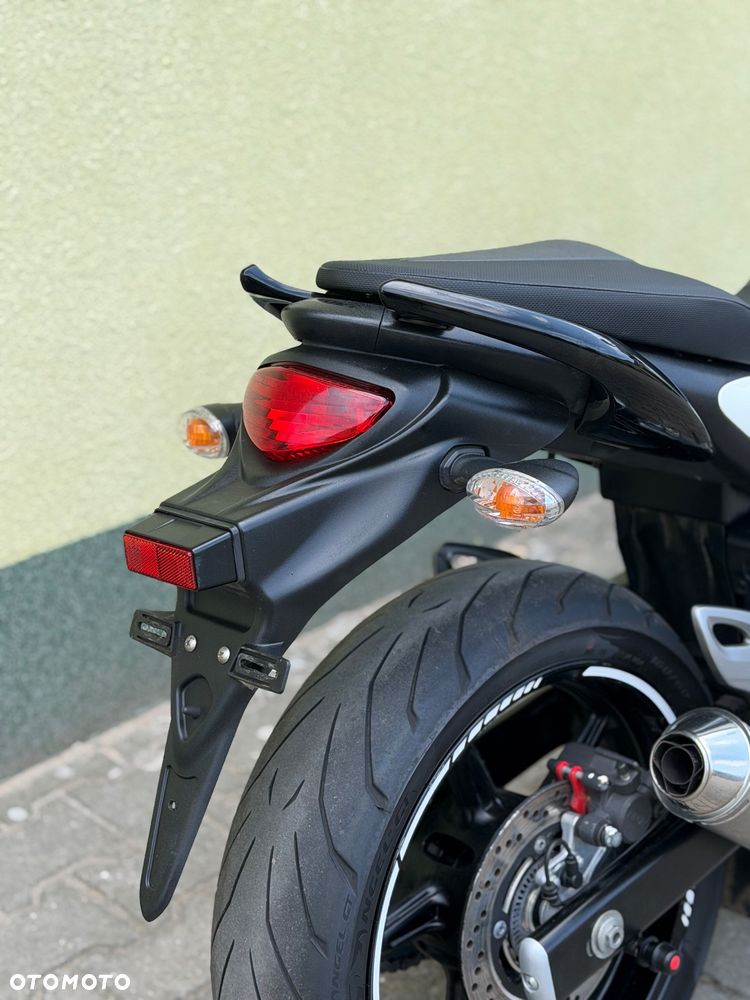 Suzuki Gladius - 11