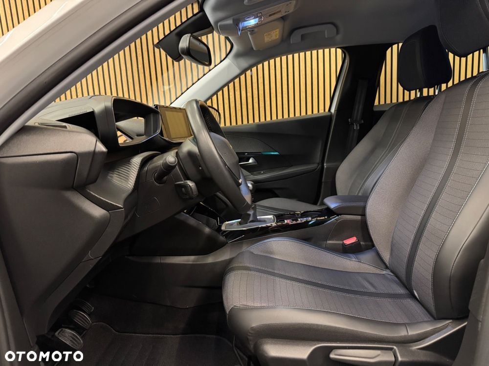 Peugeot 2008 1.2 PureTech Allure S&S - 4