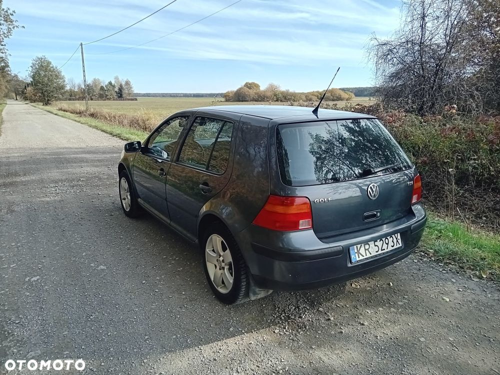 Volkswagen Golf - 3