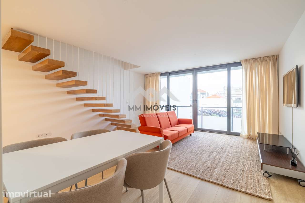 Apartamento T1 Duplex |  Como novo | Varanda | Bonfim - Grande imagem: 2/25