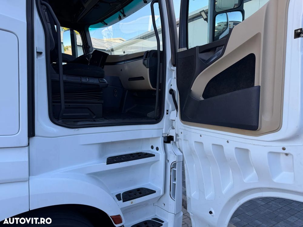 Mercedes-Benz ACTROS - 7