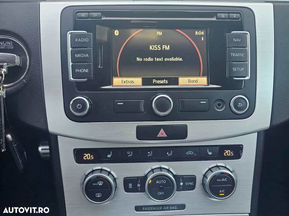 Volkswagen Passat - 25