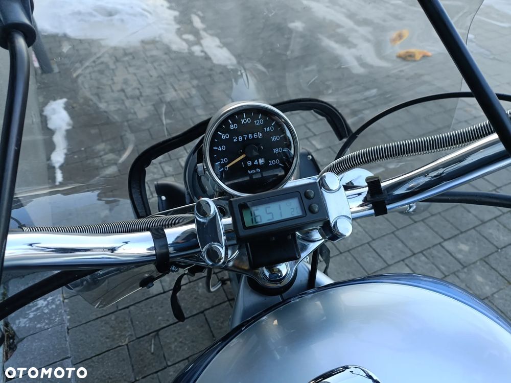 Suzuki Intruder - 8