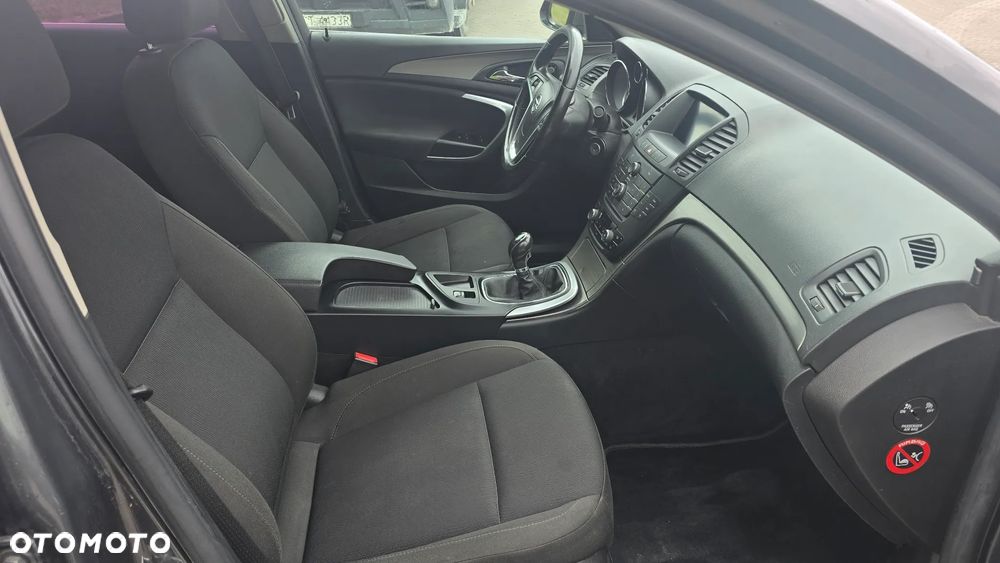 Opel Insignia 1.6 - 10