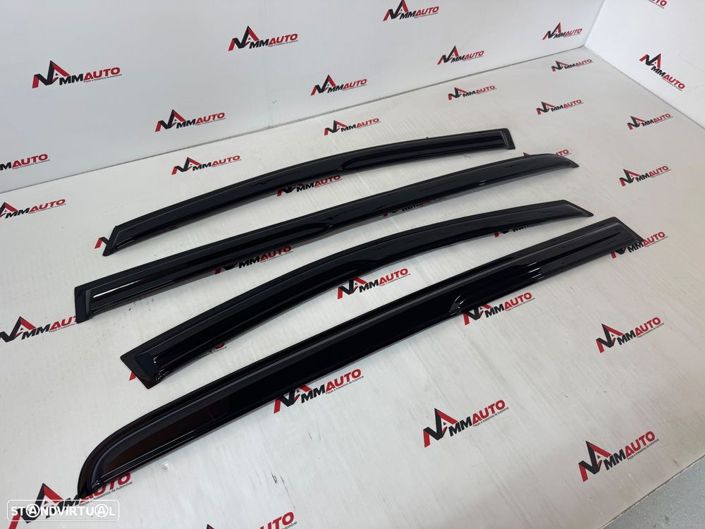 Chuventos Exteriores Kia Sportage KX5 Pretos - 2