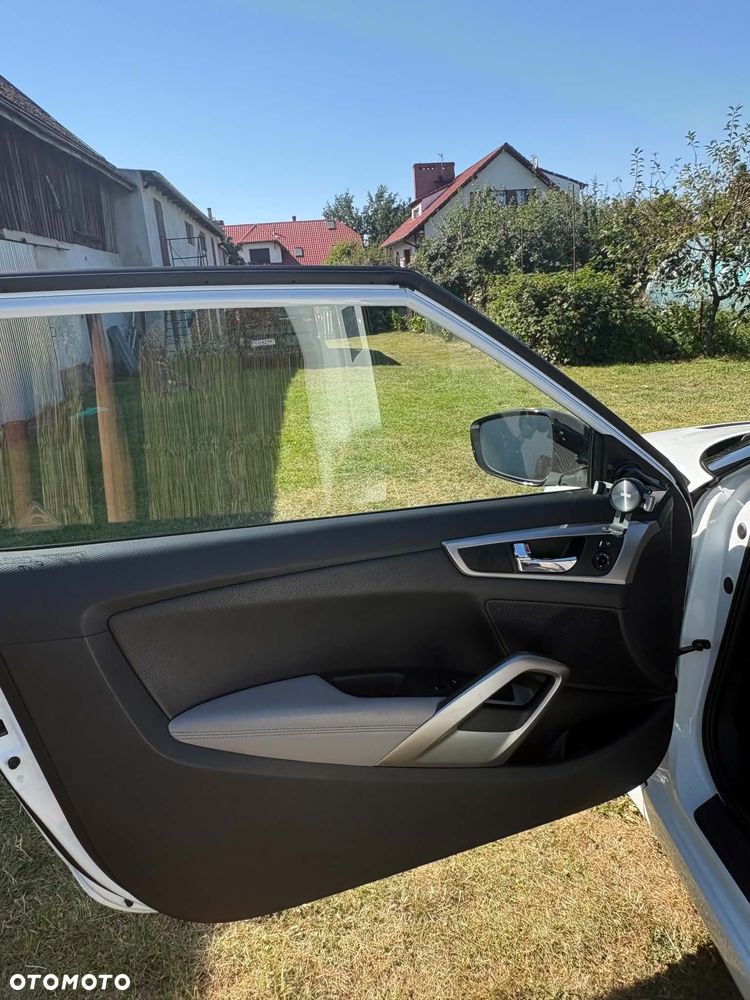 Hyundai Veloster 1.6 GDI Premium - 17