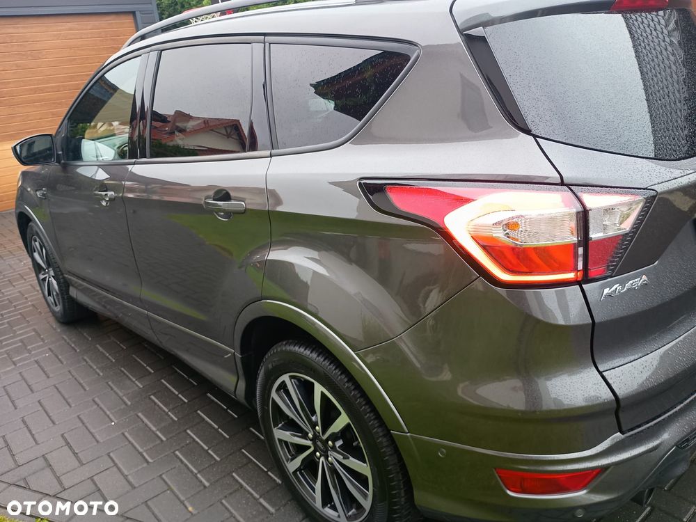 Ford Kuga 1.5 EcoBoost 2x4 ST-Line - 4