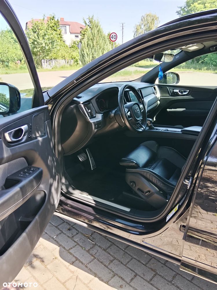 Volvo XC 60 T5 AWD R-Design - 24