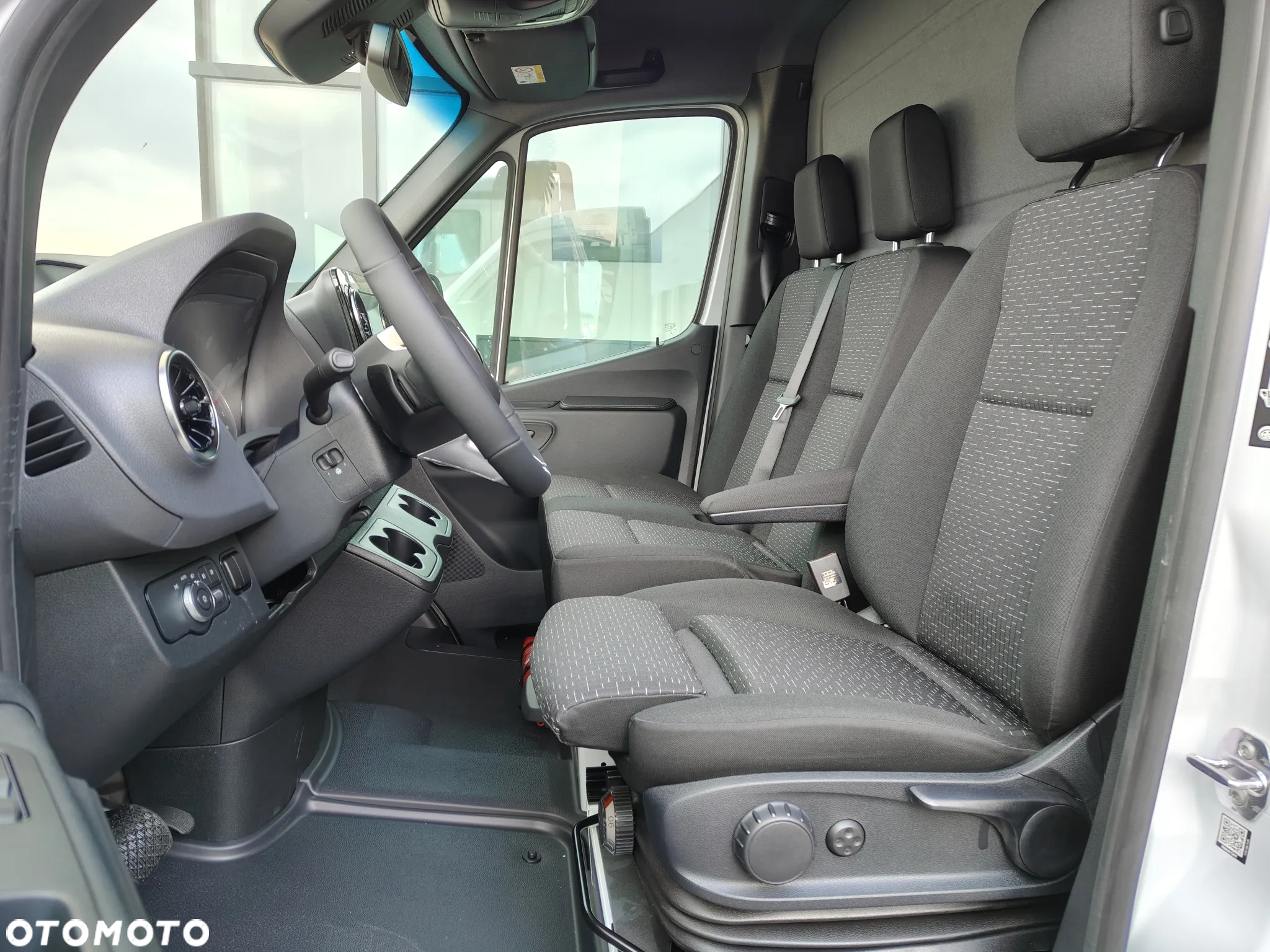 Mercedes-Benz Sprinter - 20