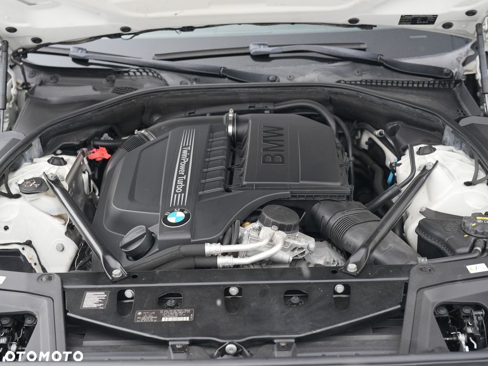 BMW Seria 5 535i - 38